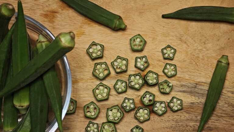 Quiabo cortado em fatias